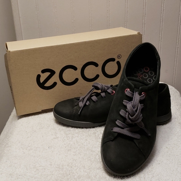 Ecco Crisp lace up black suede 6.5 - Picture 1 of 11
